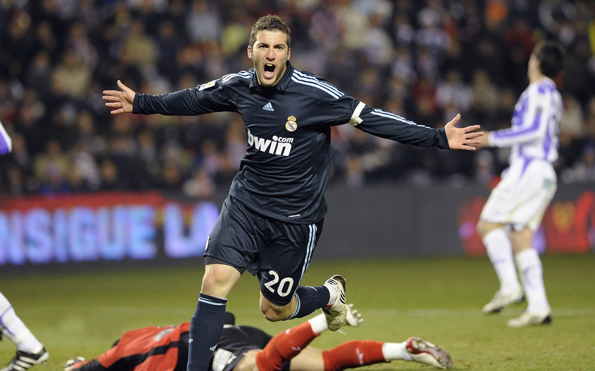 米兰体育网址-世俱杯决赛：顶级对决激发球迷热情，世俱杯ds